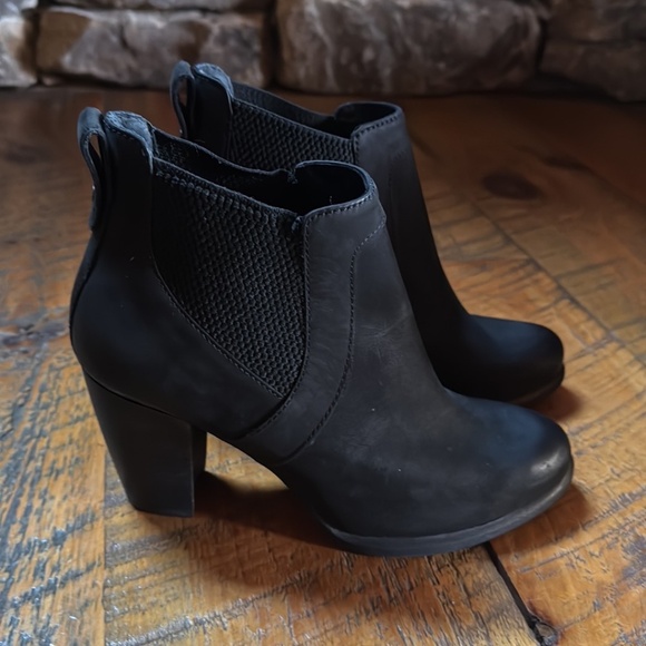 UGG Cobie II black nubuck leather ankle boots with stacked block heel Size 7.5 - Picture 3 of 10